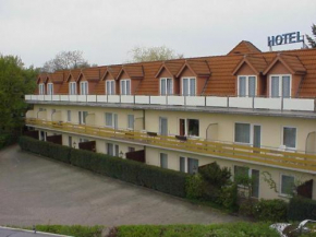 Отель Hotel Tivoli  Остерхольц-Шармбек